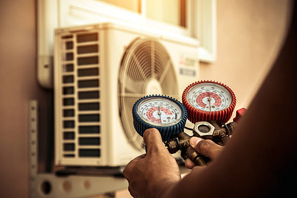 Professional Ductwork Repair technician working in Cecil, AR